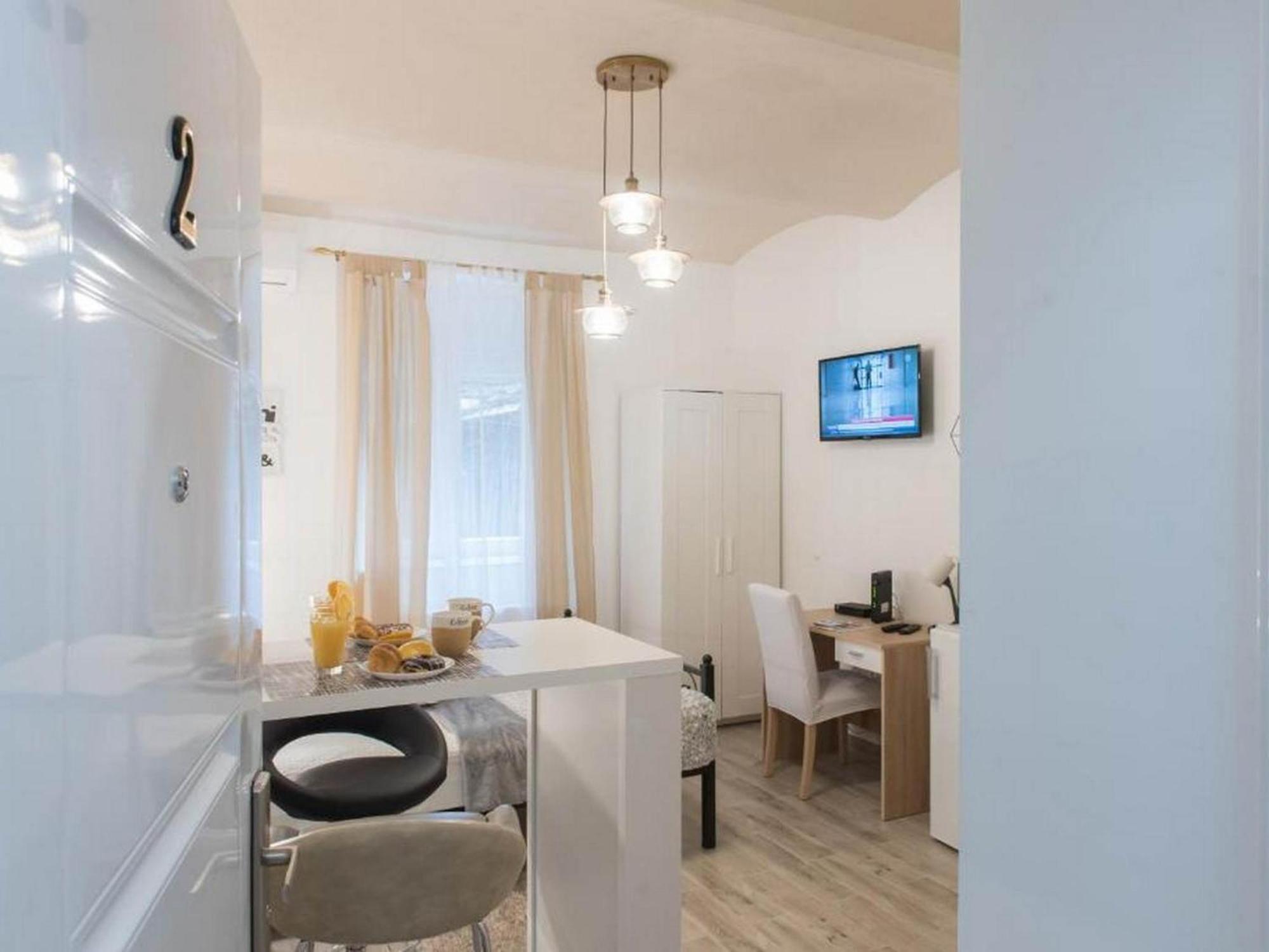Apartments C-Enter Загреб Стая снимка